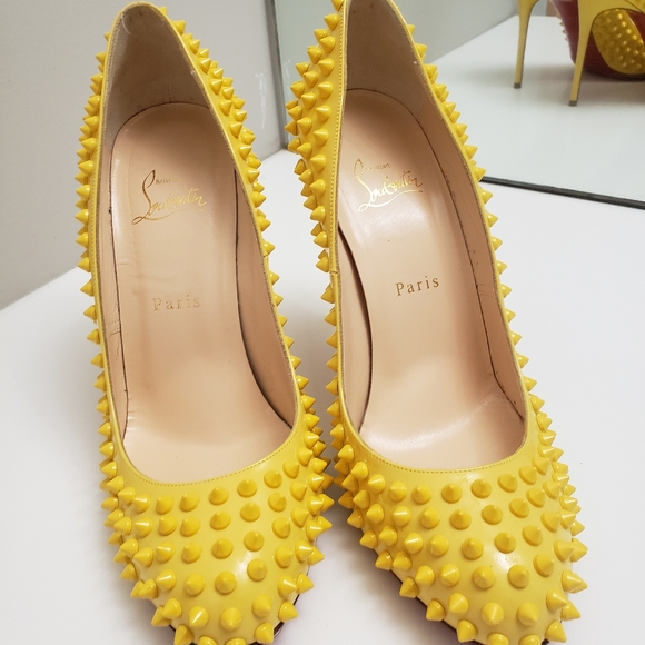 Christian Louboutin Shoes - Christian Louboutin Heels size 40